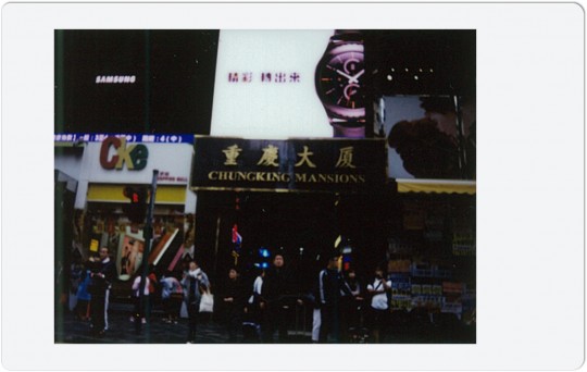 香港映画のような街並みをチェキでパシャり！World Cheki Snap 〜香港篇〜 151217_travel_wcs_cheki_5-540x342 