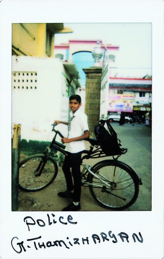 雑誌『TRANSIT』がチェキmini90を持って突撃取材！南インドの人々の素顔を切り取る 0321_transit_04-320x506 