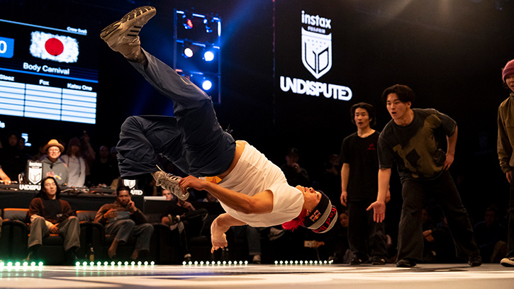 「FUJIFILM instax™ Undisputed」東京ワールド・ファイナル 2026 Crew Body Carnival Photo by Koko EXG