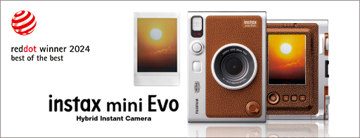 INSTAX MINI Evo Brownが「レッドドット・デザイン賞 2024」の最高位「Best of the Best賞」を獲得！