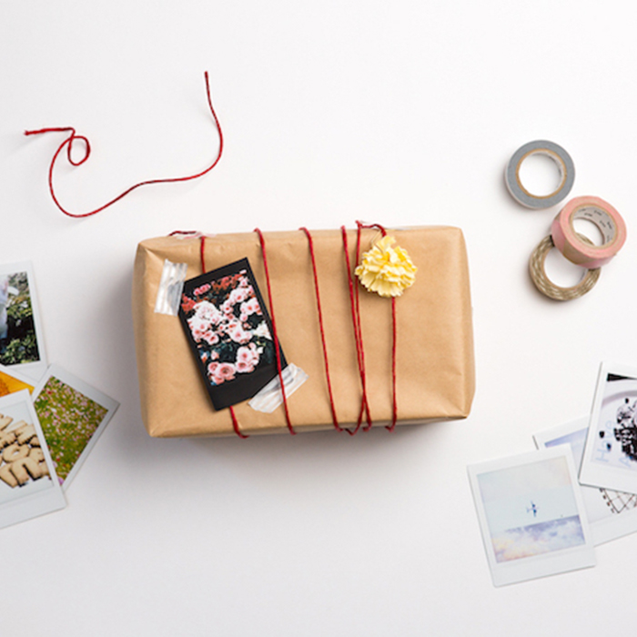プレゼントの包装に使用する写真